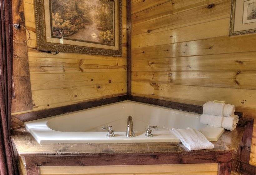 Mystical Creek Pool Lodge #600