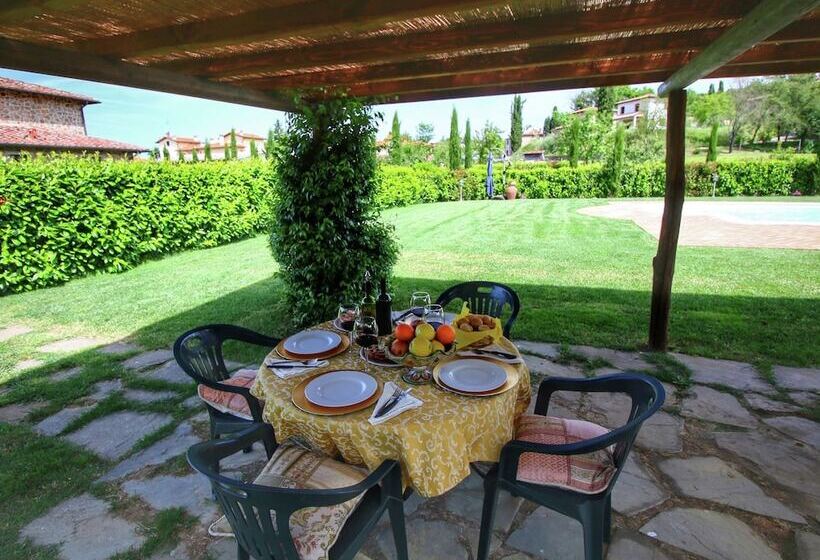 Nice Apartment In Lucignano With Shared Pool