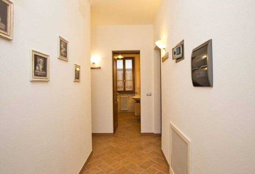 Nice Apartment In Lucignano With Shared Pool