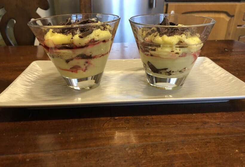 Nice Apartment In Lucignano With Shared Pool