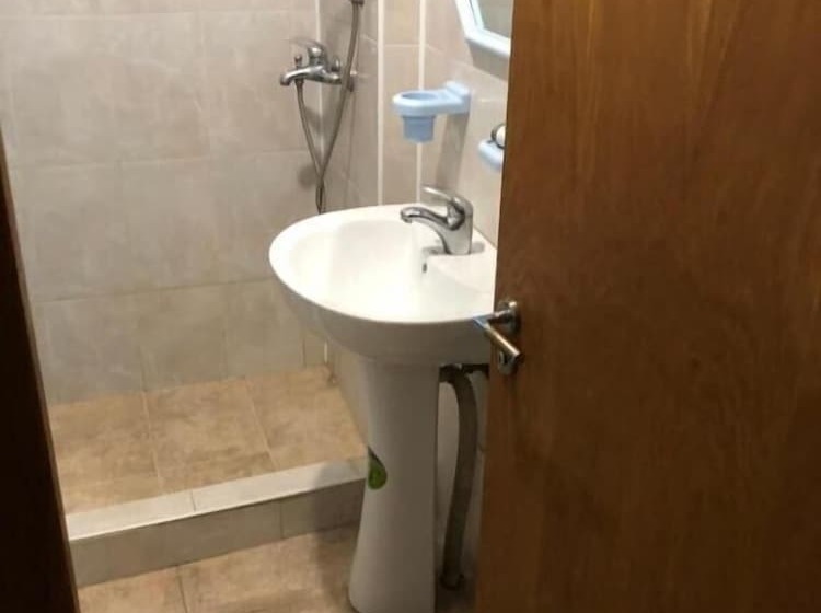 پانسیون Adrada Palace Guest House