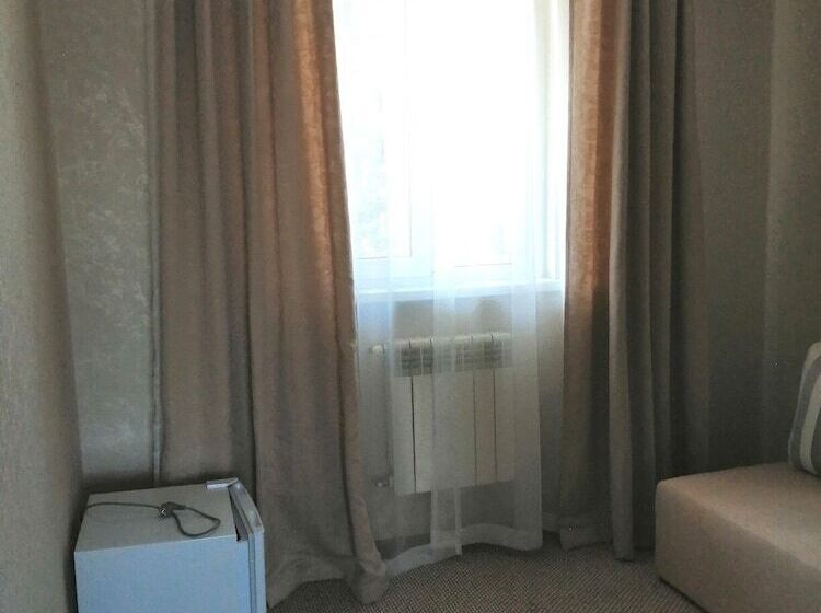 پانسیون Adrada Palace Guest House