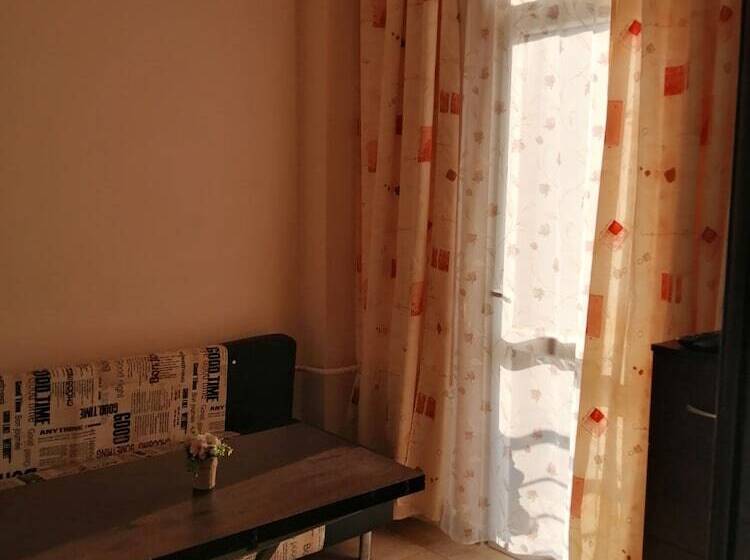 پانسیون Adrada Palace Guest House