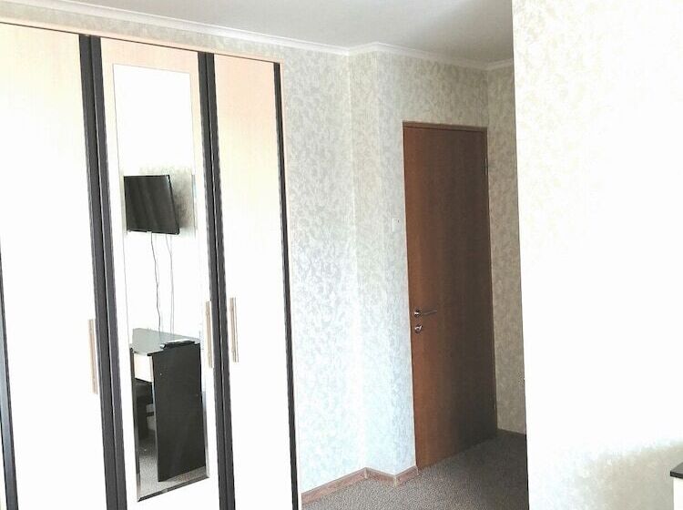 پانسیون Adrada Palace Guest House