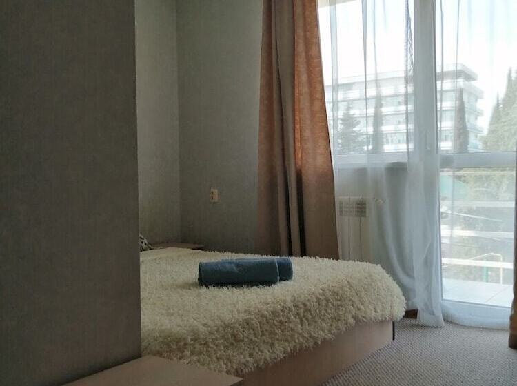 پانسیون Adrada Palace Guest House