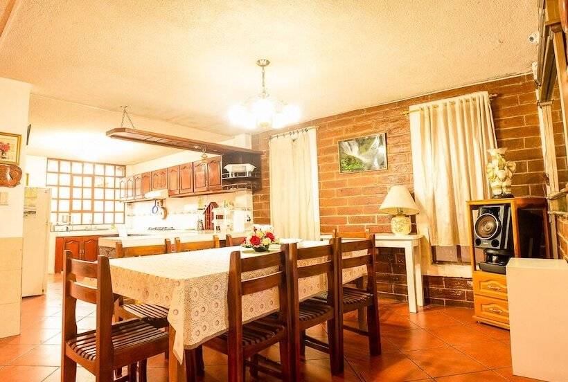 פנסיון Casa Del Huésped