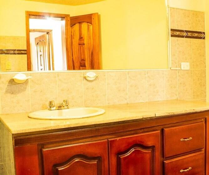 פנסיון Casa Del Huésped