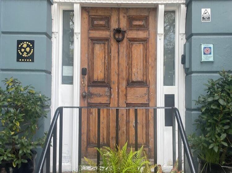 פנסיון Churchill Guest House