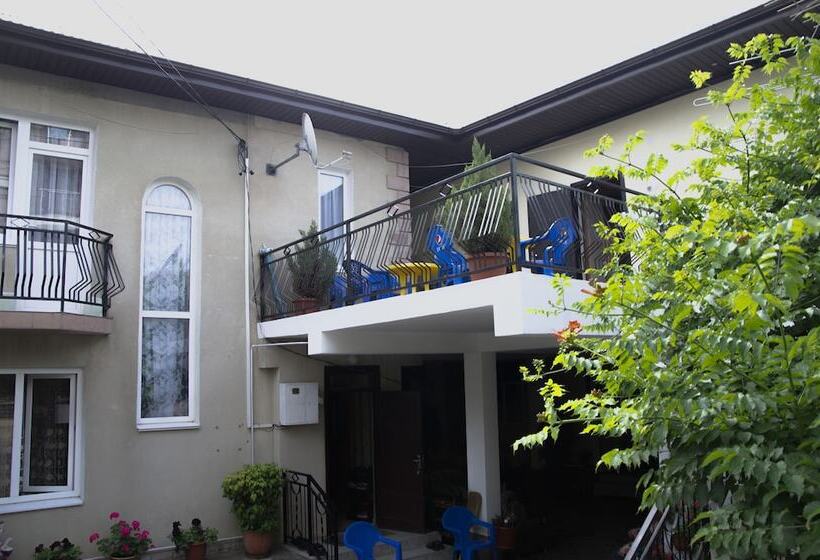 ペンション Dzhuv   House