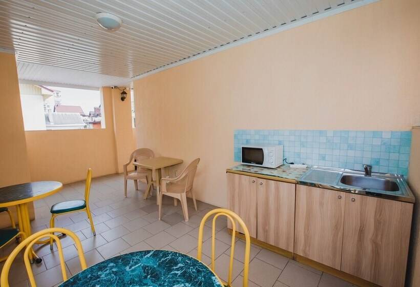 پانسیون Golden Sand Guest House