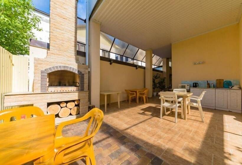 پانسیون Golden Sand Guest House