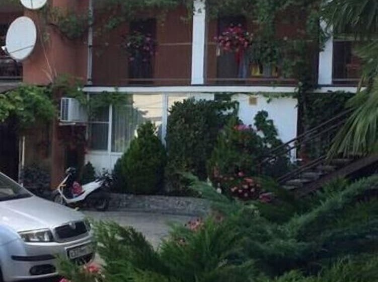 پانسیون Guest House Grant