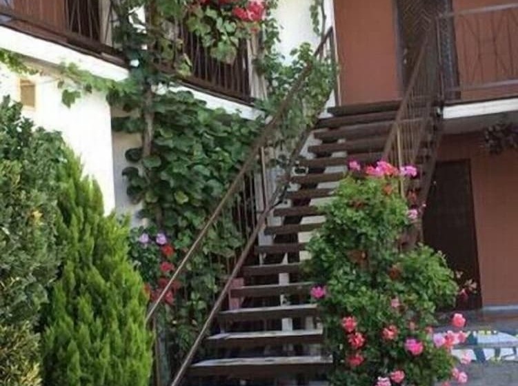 پانسیون Guest House Grant