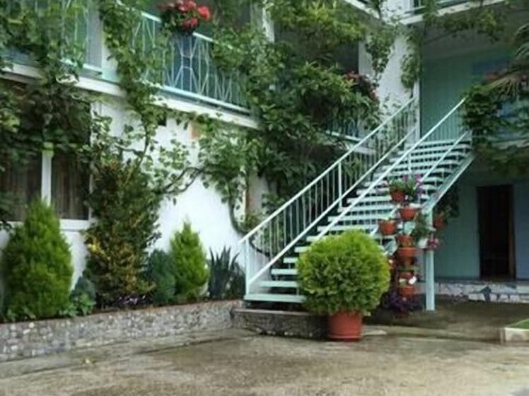 پانسیون Guest House Grant