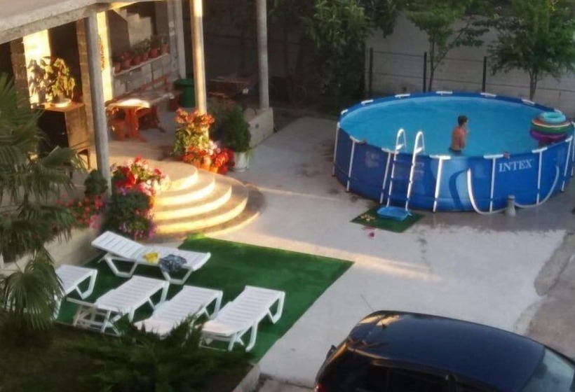 پانسیون Guest House Grant