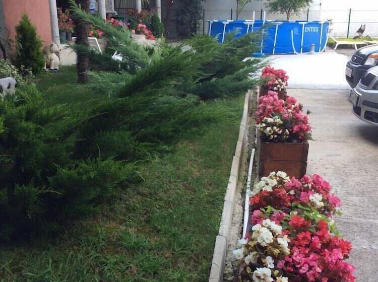 پانسیون Guest House Grant