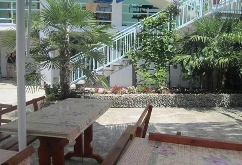 پانسیون Guest House Grant