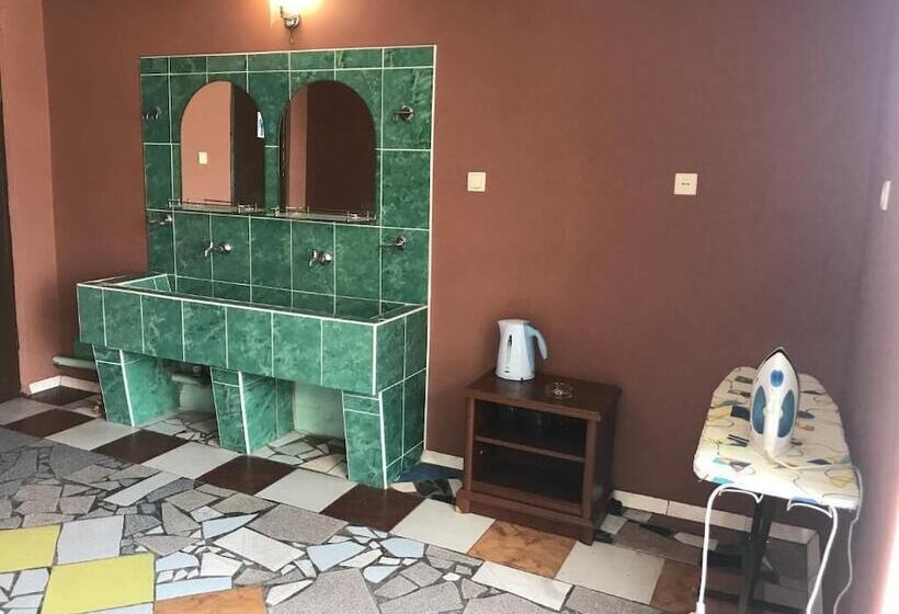 پانسیون Guest House Grant