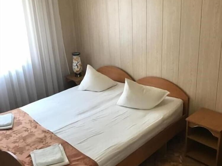 پانسیون Guest House Grant