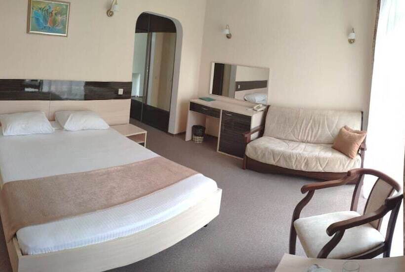 بنسيون Iva Guest House