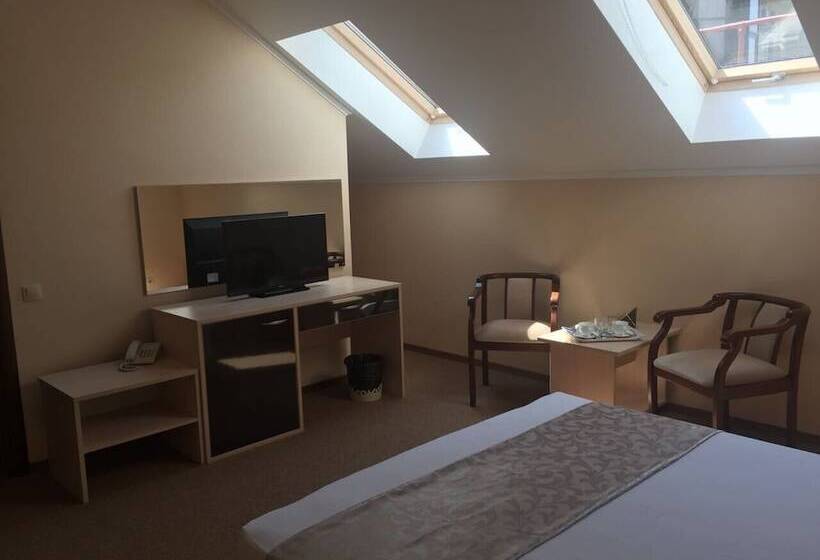 بنسيون Iva Guest House