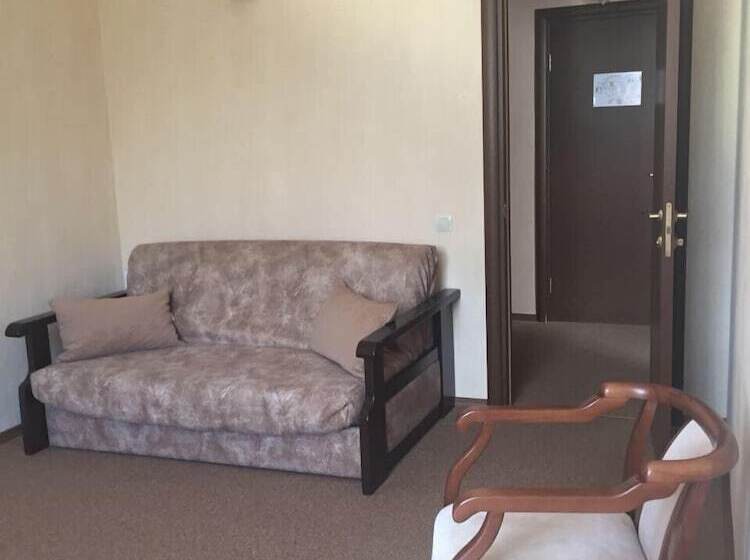 بنسيون Iva Guest House