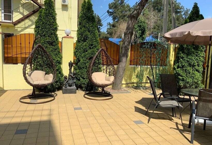 بنسيون Iva Guest House