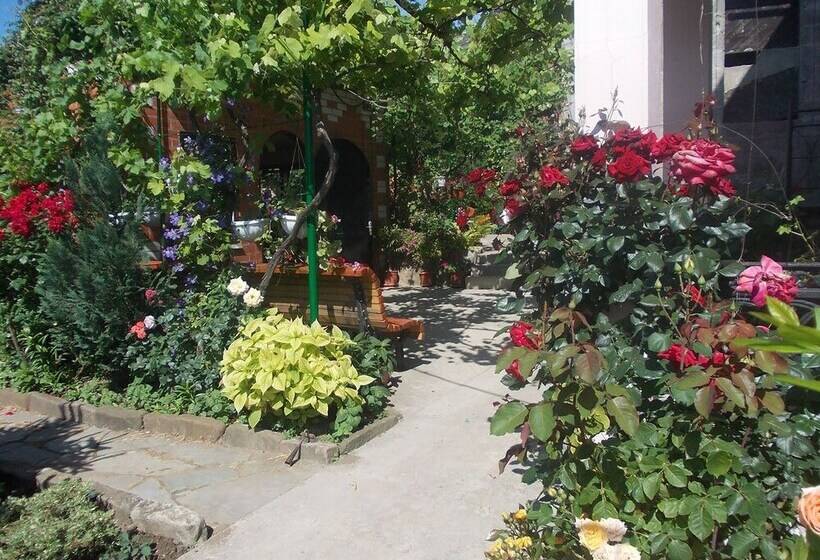 پانسیون Guest House Lydia