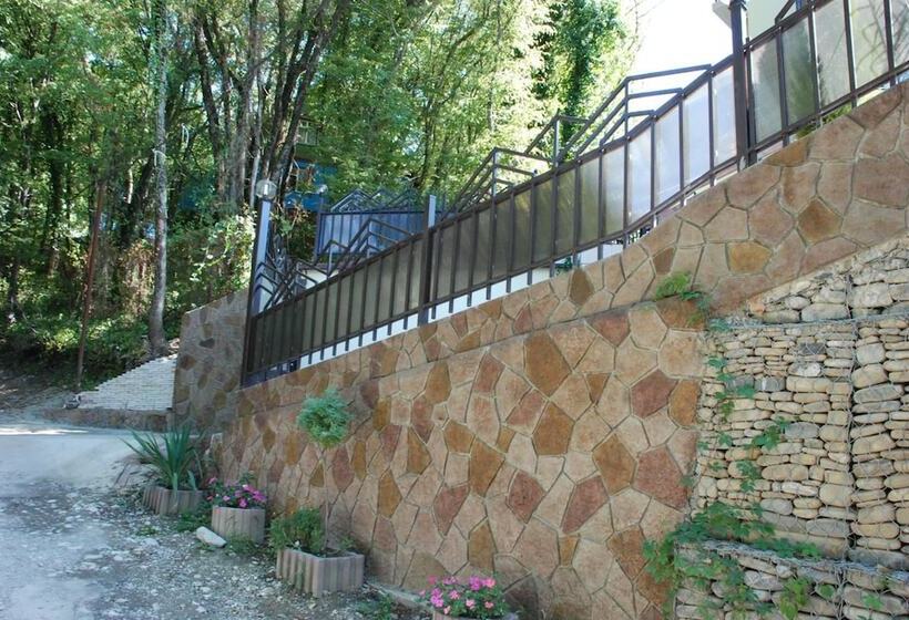 پانسیون Guest House Villa Nadezhda