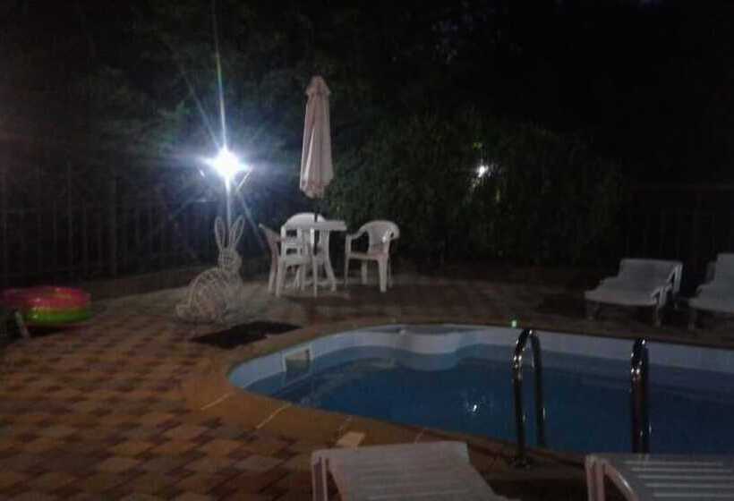 پانسیون Guest House Villa Nadezhda