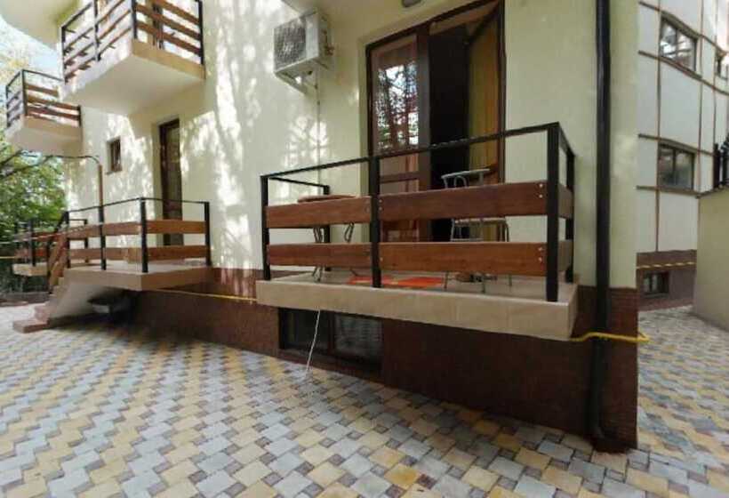 پانسیون Guest House Villa Nadezhda