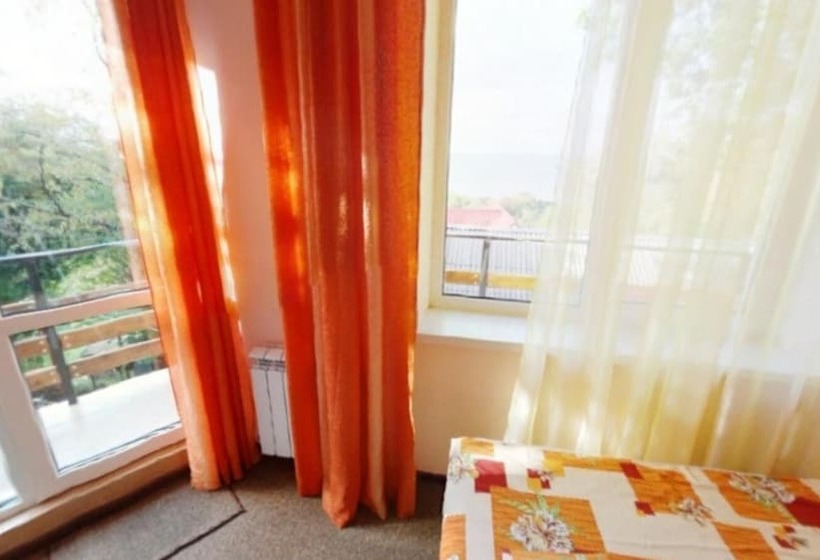 پانسیون Guest House Villa Nadezhda