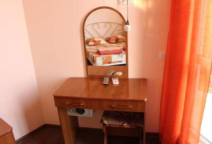 پانسیون Guest House Villa Nadezhda