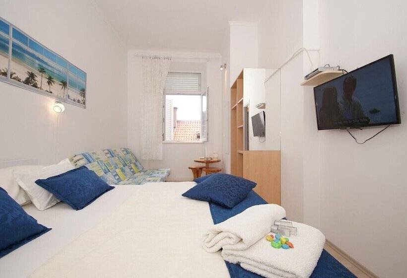 펜션 Guesthouse Old Town