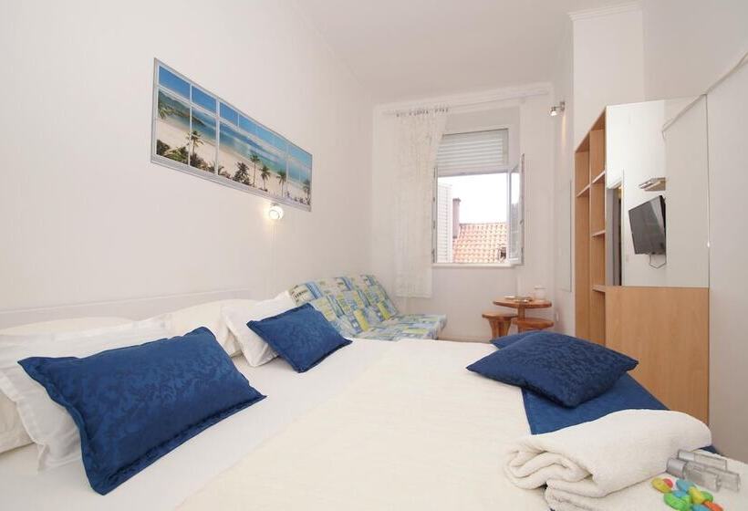 펜션 Guesthouse Old Town