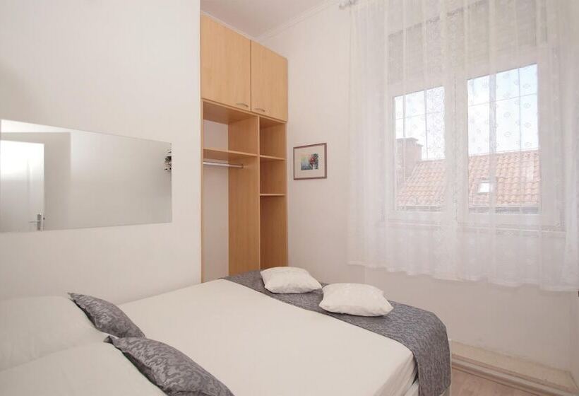 펜션 Guesthouse Old Town