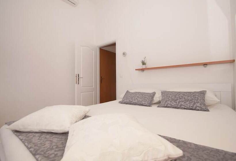 펜션 Guesthouse Old Town