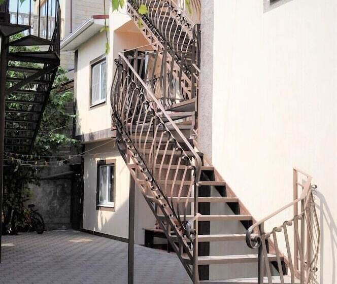 פנסיון Home Felis