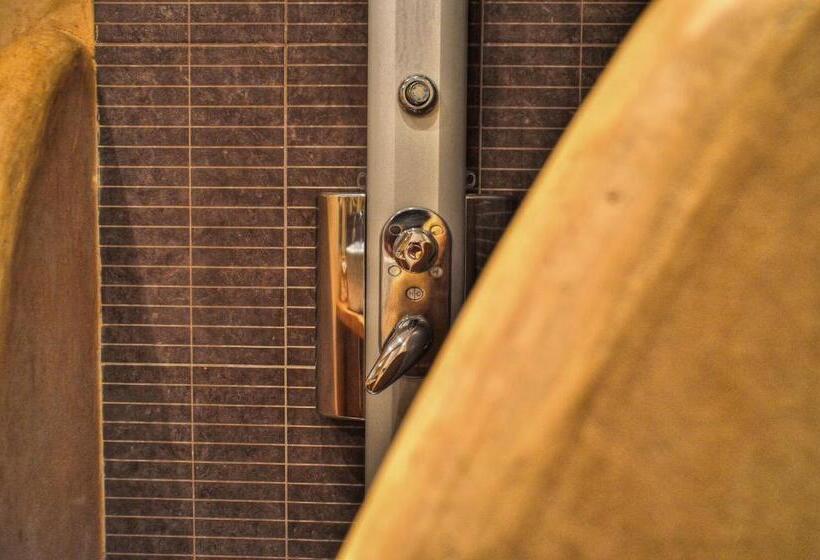 ペンション Iro Suites