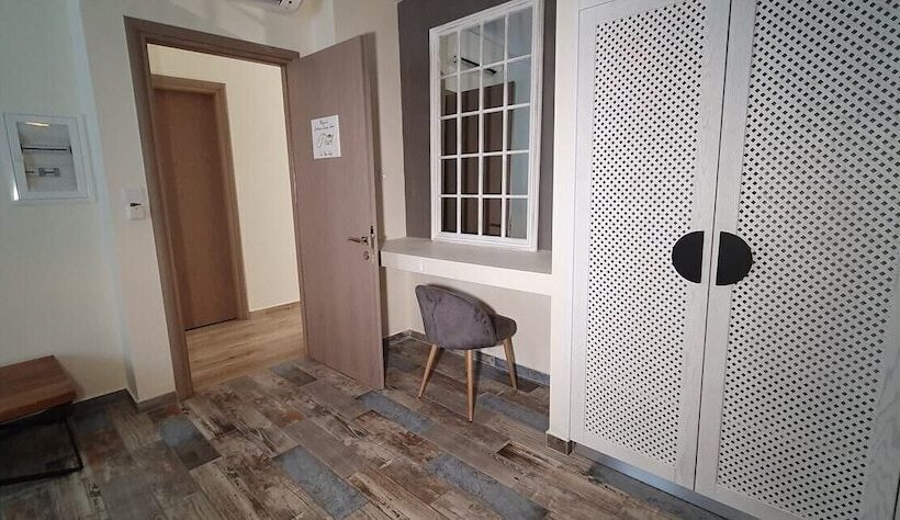 پانسیون Jacksons Luxury Suites