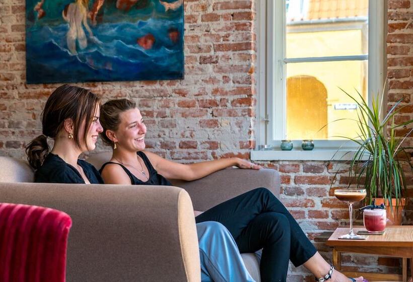 펜션 Kefs Guesthouse & Café