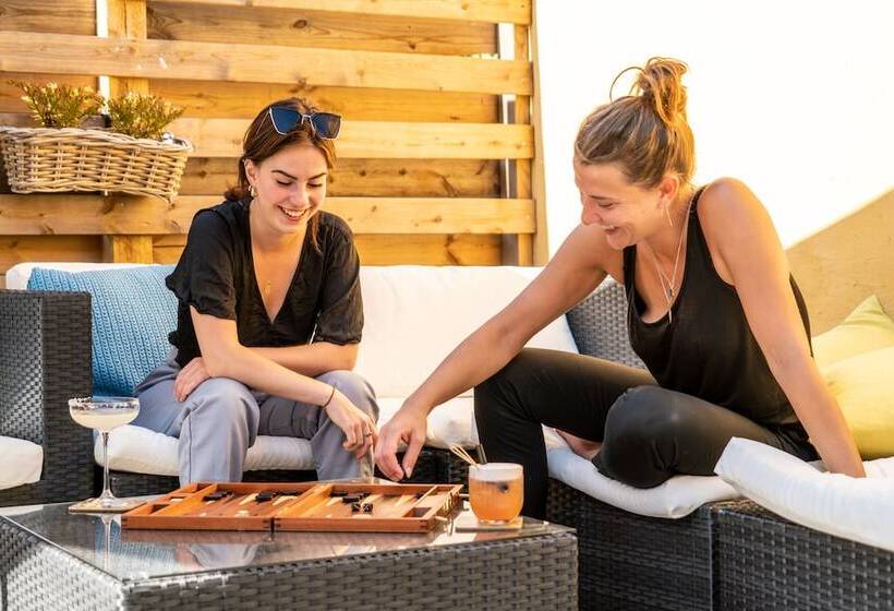 펜션 Kefs Guesthouse & Café