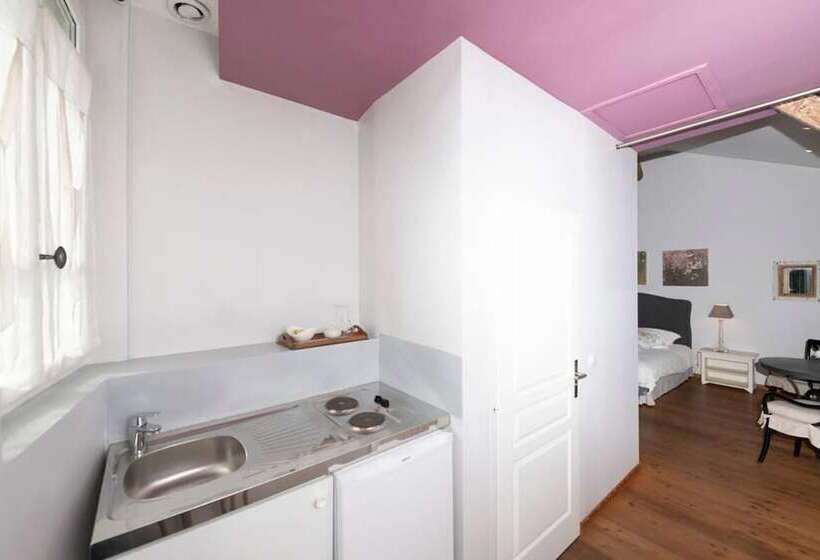 بنسيون Le Clos Corbier