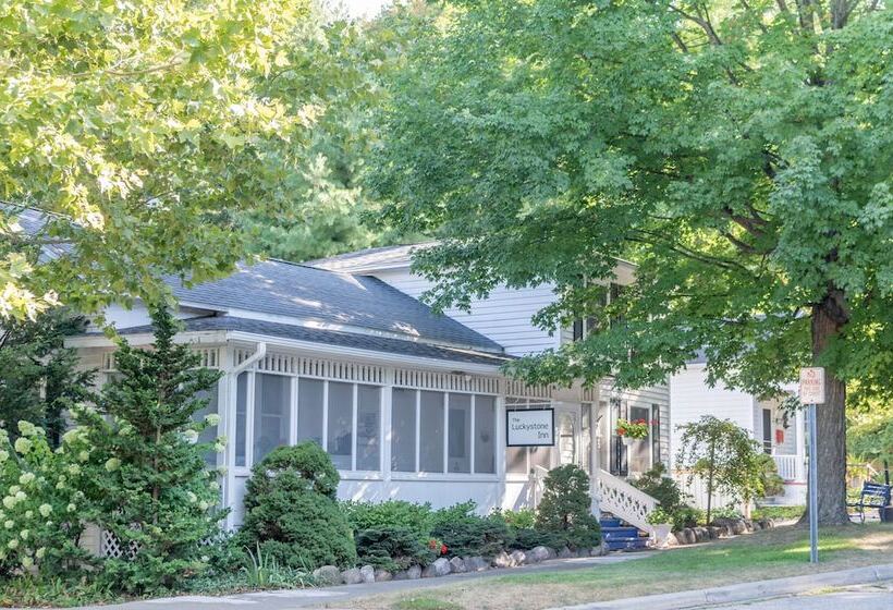 Пансион Luckystone Inn