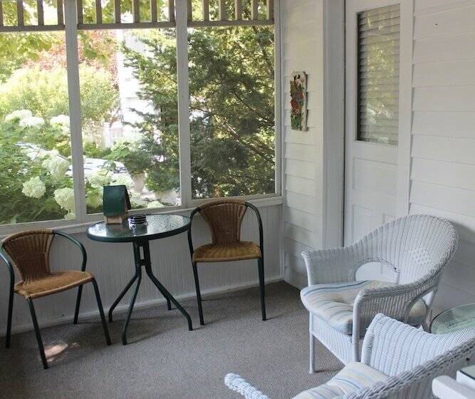 Пансион Luckystone Inn