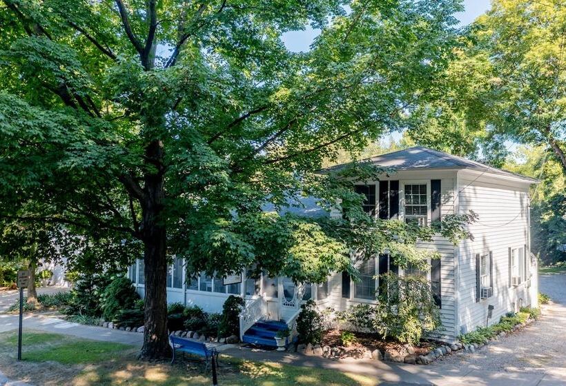 Пансион Luckystone Inn