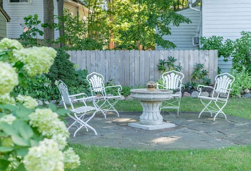 Пансион Luckystone Inn