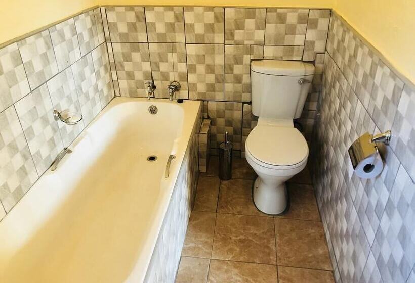 פנסיון Maite Villa Lodge