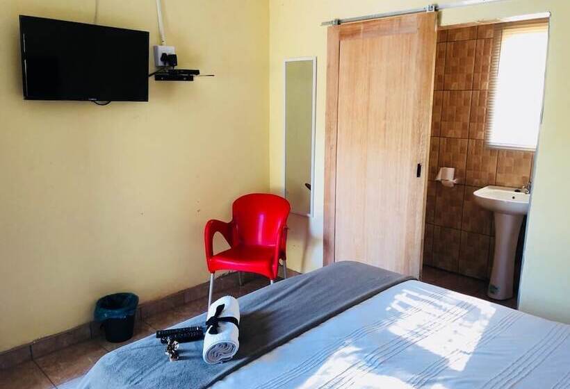 פנסיון Maite Villa Lodge