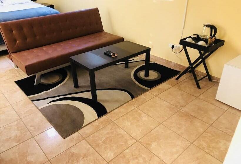 פנסיון Maite Villa Lodge